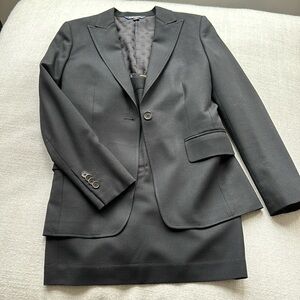 Brooks Brothers classic women’s skirt suit, 0P